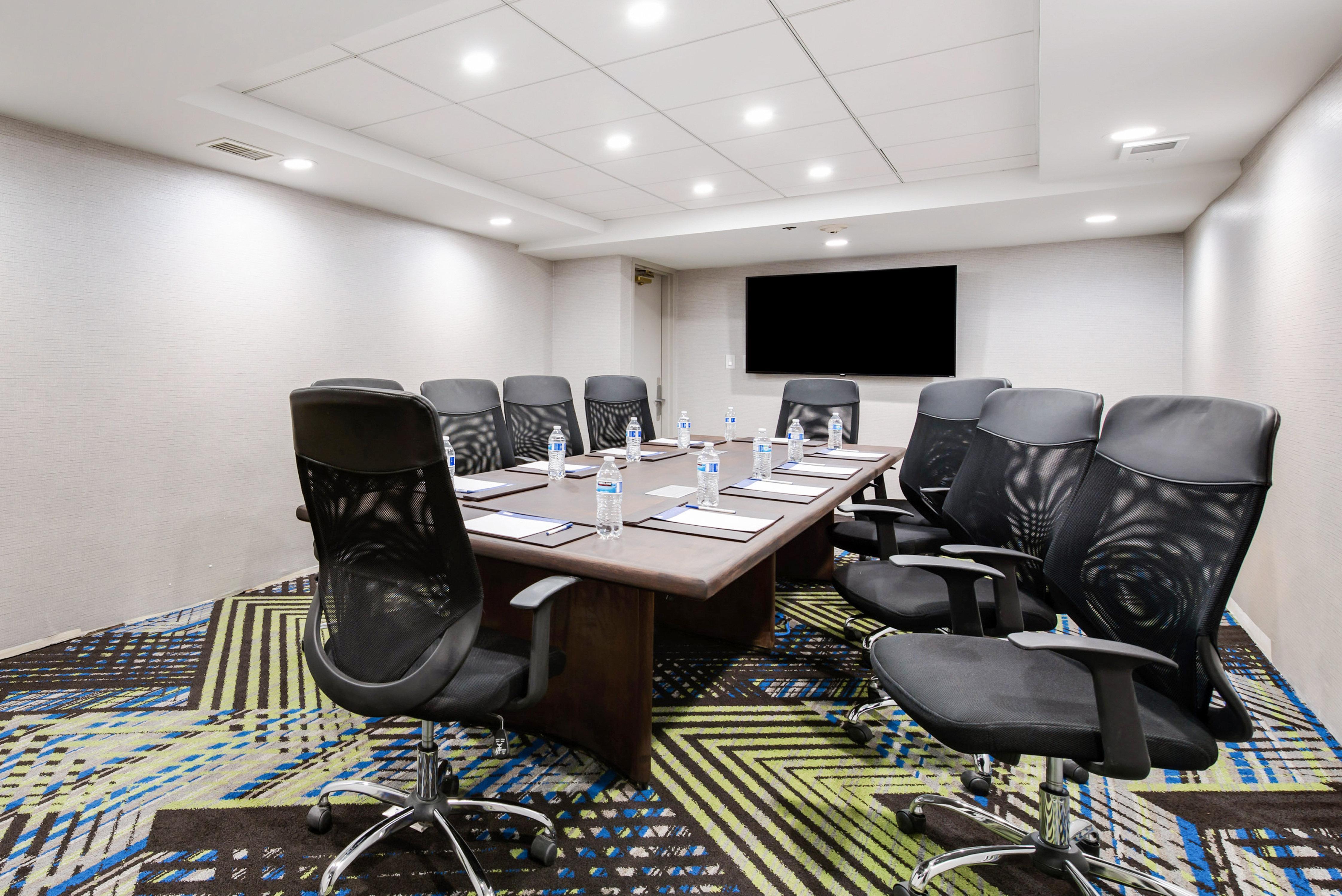 Holiday Inn Express Naperville By Ihg Экстерьер фото