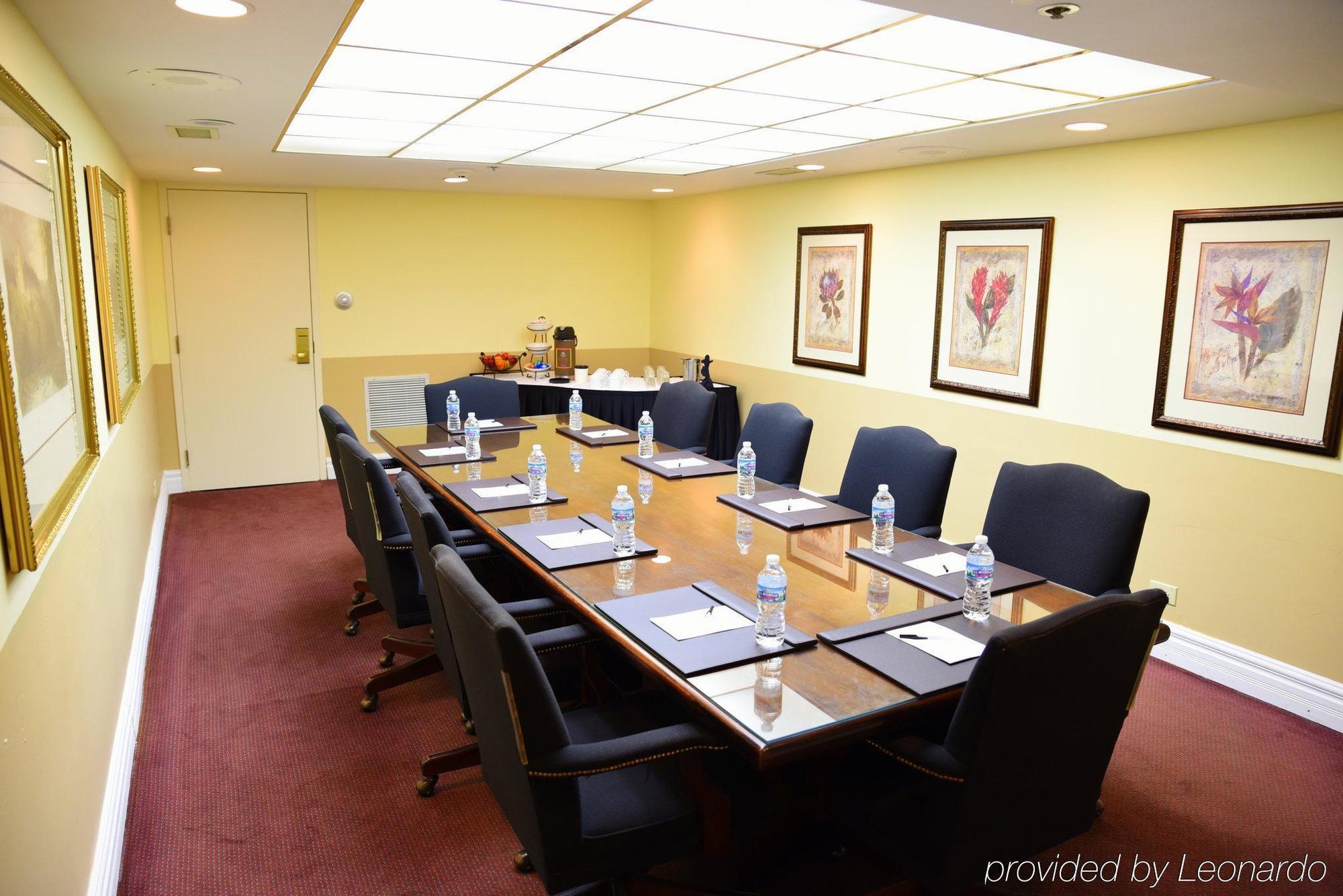 Holiday Inn Express Naperville By Ihg Экстерьер фото