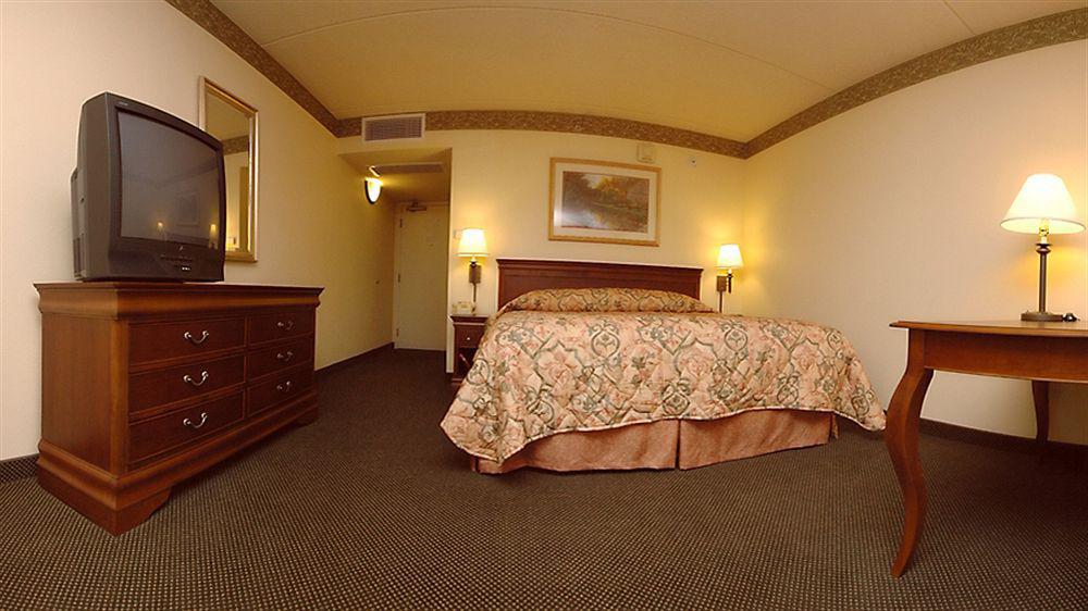 Holiday Inn Express Naperville By Ihg Экстерьер фото